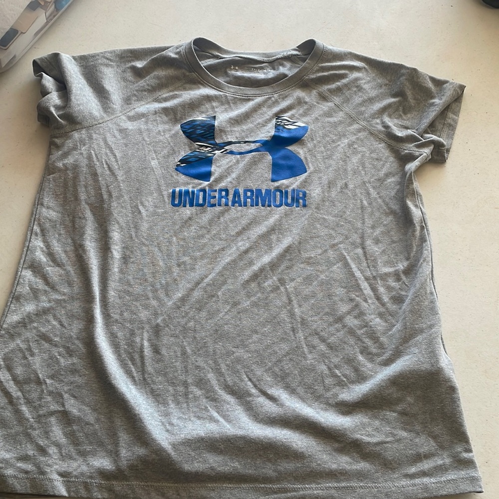 Girls Under Armour Tshirt